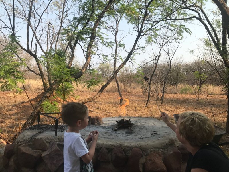 Dinokeng_Marshmellow_Braai_Tshikwalo_Lodge
