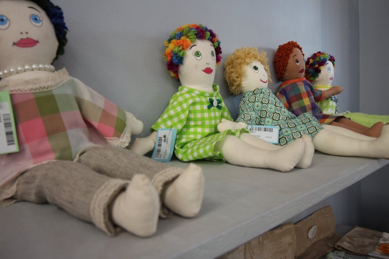 Robertson_farmers_Market_dolls