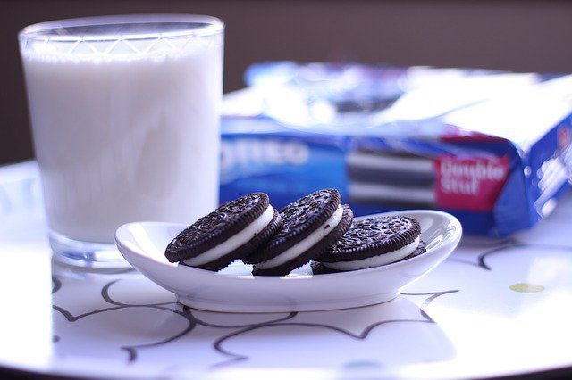 milk_and_cookies